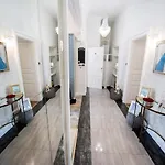 Luxury Designer Period In Old Town By The Presidential Palace Apartment