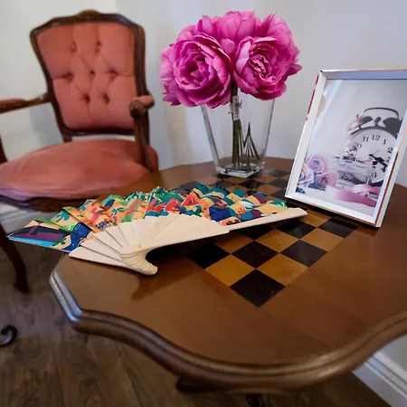 Luxury Designer Period In Old Town By The Presidential Palace * براتسيلافا