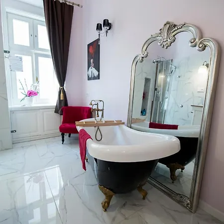 شقة Luxury Designer Period In Old Town By The Presidential Palace *