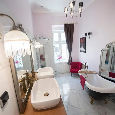 Apartment Luxury Designer Period In Old Town By The Presidential Palace