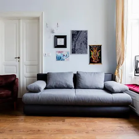 Luxury Designer Period In Old Town By The Presidential Palace Apartment *