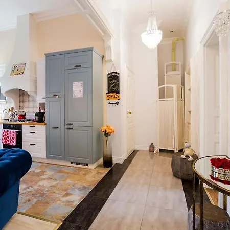 Luxury Designer Period In Old Town By The Presidential Palace * Bratislava