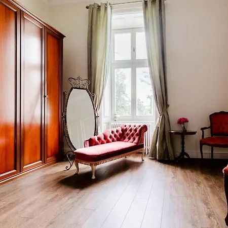 Luxury Designer Period In Old Town By The Presidential Palace Apartment