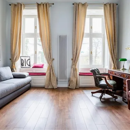 Luxury Designer Period In Old Town By The Presidential Palace Apartment Bratislava