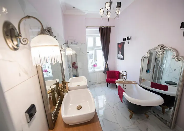 Apartament Luxury Designer Period In Old Town By The Presidential Palace