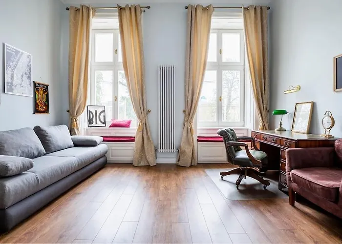 Luxury Designer Period In Old Town By The Presidential Palace Apartament Bratislava