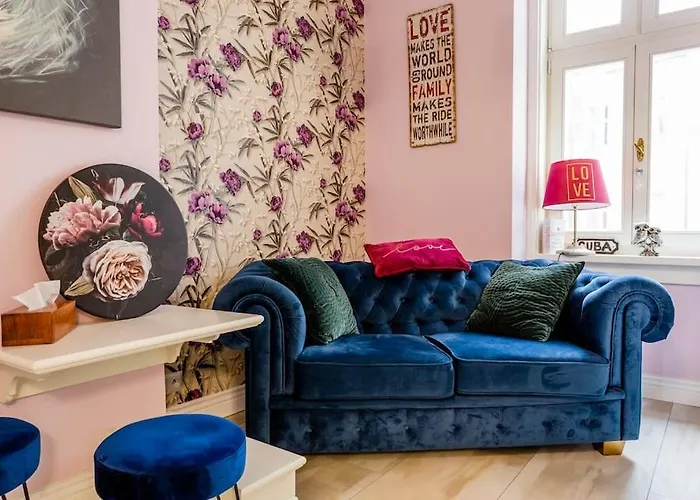 Luxury Designer Period In Old Town By The Presidential Palace